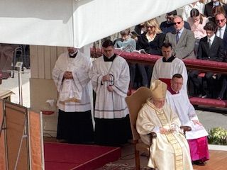 Kardinal Angelo Comastri, emeritierter Erzpriester des Petersdoms und emeritierter Generalvikar der Vatikanstadt